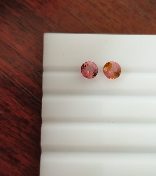 Pink Tourmaline Pair - Round - 0.90 ct - COR authenticated