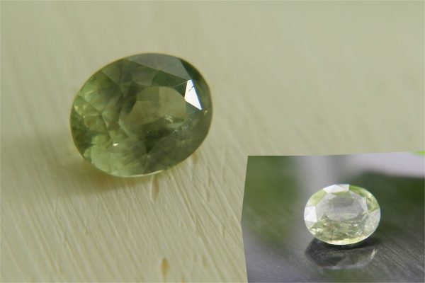 Vivid Neon Green Sapphire - Oval - 2.05 ct - COR authenticated