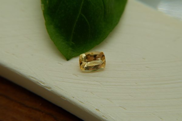 Vivid Lemon Yellow Sapphire - Rectangular - 1 ct - COR authenticated
