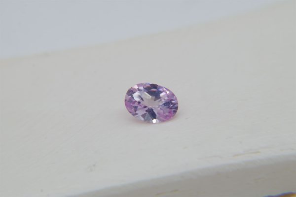 Bi-Color Metallic Violet-Pink Sapphire - Oval - 0.82 ct - COR authenticated