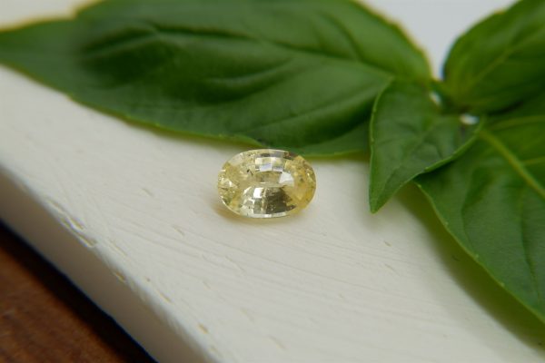 Lemon Yellow Sapphire - Oval - 1.50 ct