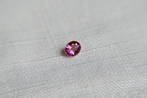 Purplish Pink Sapphire - Oval - 0.34 ct - GIA certified