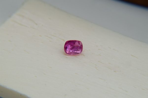 Neon Orangish-Pink Sapphire - Rectangular - 0.90 ct
