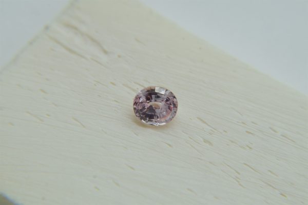 Vivid Pastel Pinkish-Orange Sapphire - Oval - 0.80 ct