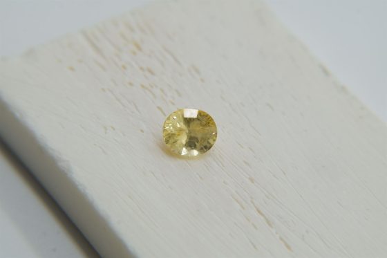 Vivid Lemon Yellow Sapphire - Oval - 0.90 ct