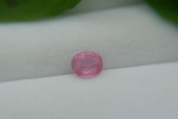 Rare: Neon Pink Mahenge Spinel - Oval - 1.25 ct - COR authenticated
