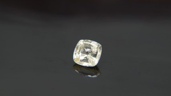 Yellow Ceylon Sapphire - Cushion - 1.42 ct - COR authenticated