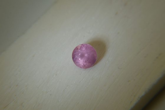 Rare: Neon Fire Pink Mahenge Spinel - Round - 1.05 ct - COR authenticated