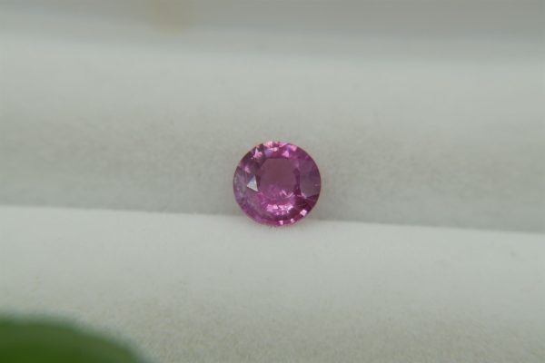Strong Pink Sapphire - Round - 0.90 ct - COR authenticated
