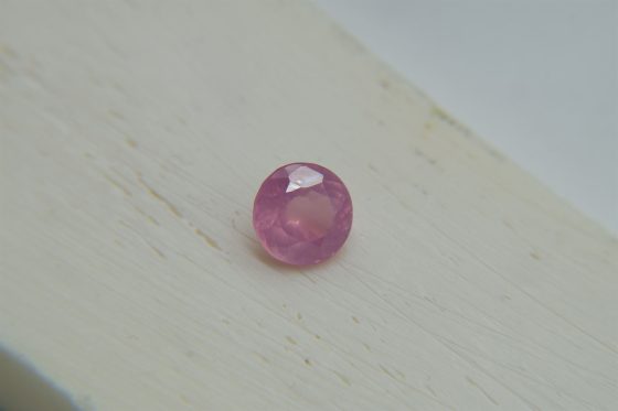 Rare: Neon Fire Pink Mahenge Spinel - Round - 1.20 ct - COR authenticated